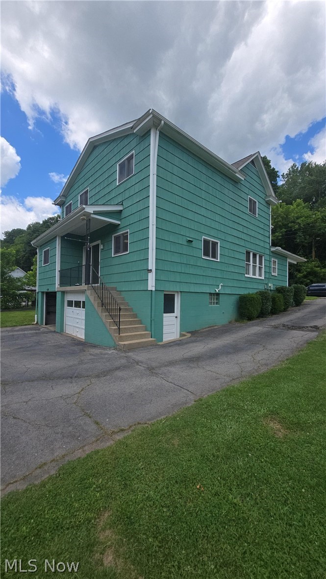 54878 National Road Bridgeport, OH 43912 - Photo 6 of 41