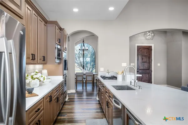 $949,000 | 925 River Ranch Circle, Martindale, TX 78655