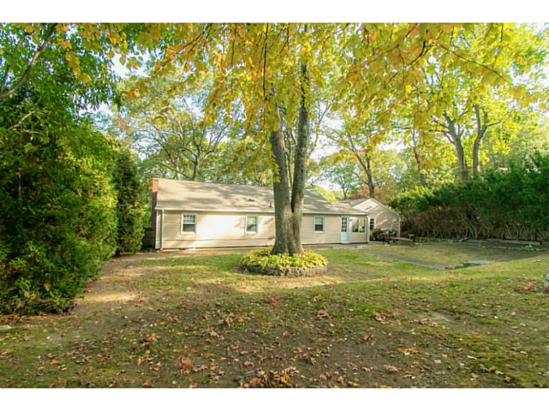 52 Deerfield Road Cranston, RI 02920 - Photo 15 of 17 Yard/Garden.