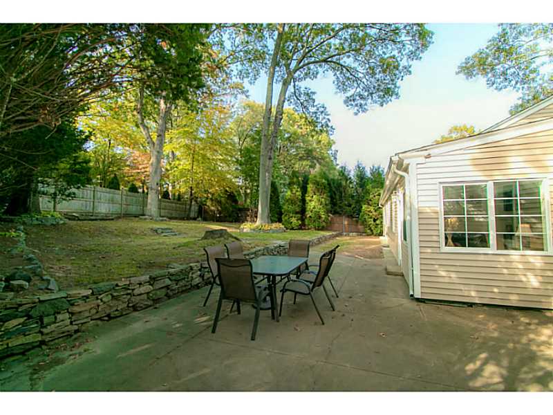 52 Deerfield Road Cranston, RI 02920 - Photo 17 of 17 Yard/Garden.