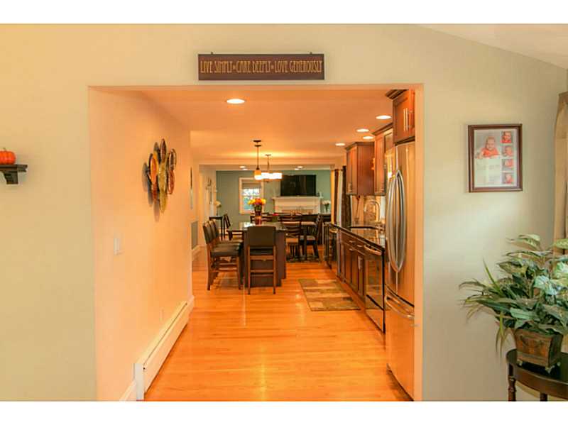 52 Deerfield Road Cranston, RI 02920 - Photo 8 of 17 Den/Family/Great Room.
