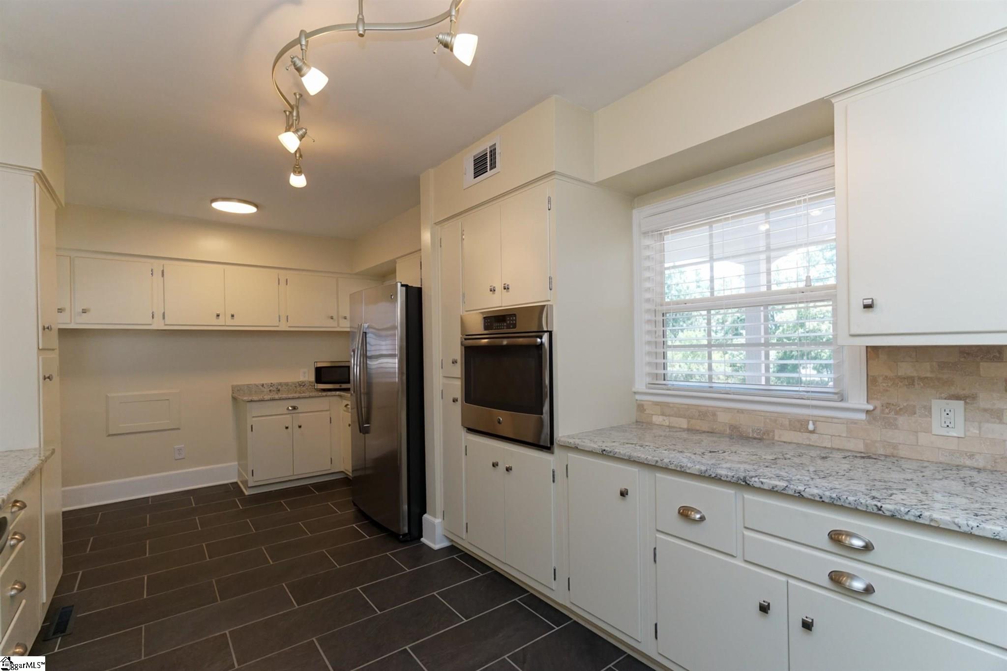 15 West Clark Road Inman, SC 29349 - Photo 14 of 36 Gallery Image 14