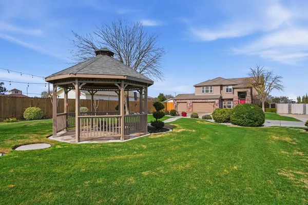 $894,350 | 2117 Vincent Avenue, Hughson, CA 95326