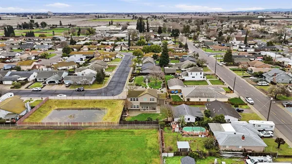 $889,500 | 2117 Vincent Avenue, Hughson, CA 95326