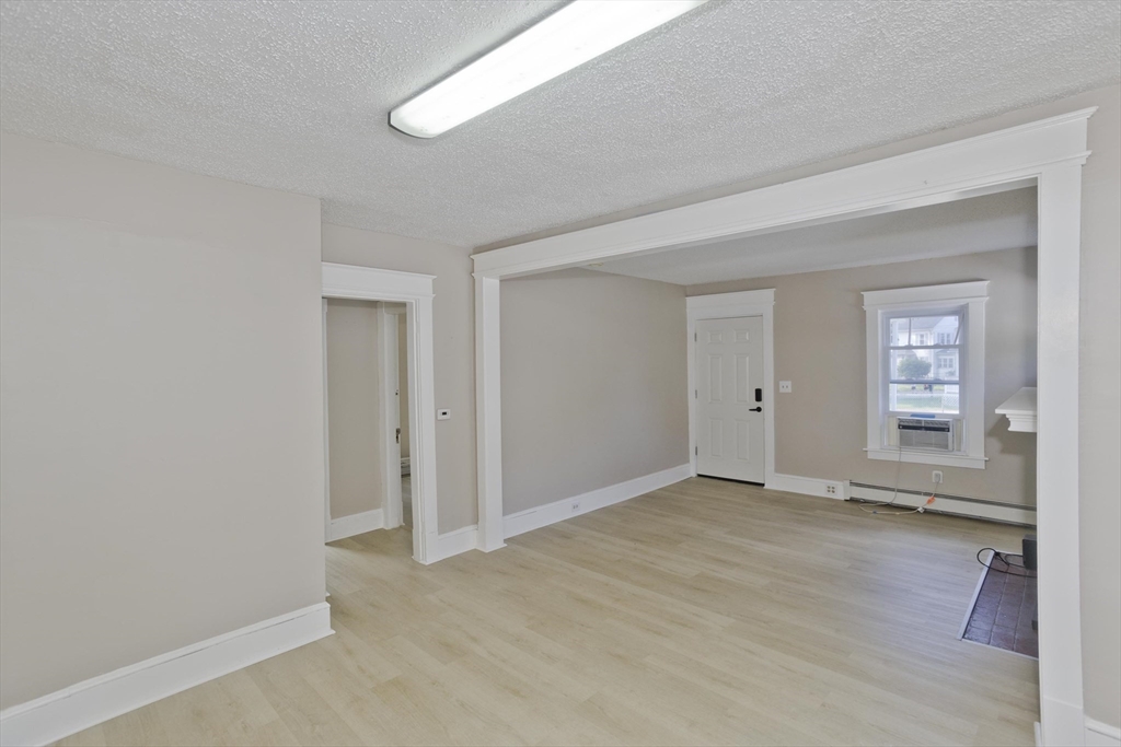 121 Dorset Street Springfield, MA 01108 - Photo 29 of 40