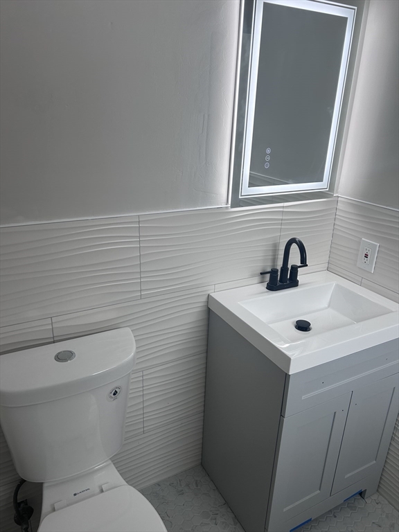 369 Berlin Road Marlborough, MA 01752 - Photo 5 of 12