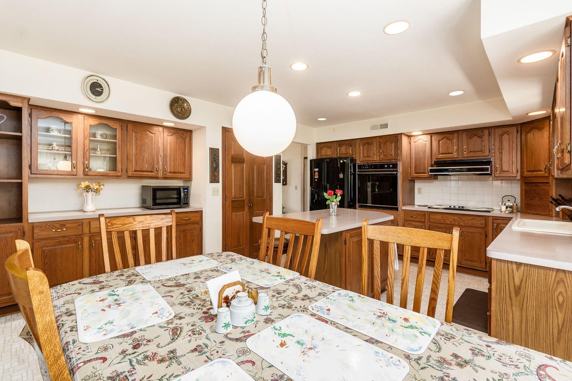 7355 Plumb Road Galena, OH 43021 - Photo 6 of 37 Kitchen