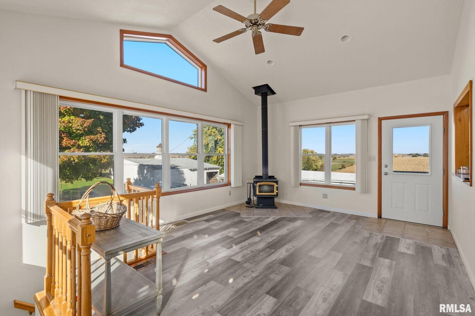 1324 13th Avenue North Clinton, IA 52732 - Photo 2 of 52