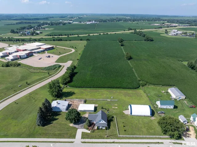 $244,900 | 1324 13th Avenue North, Clinton, IA 52732