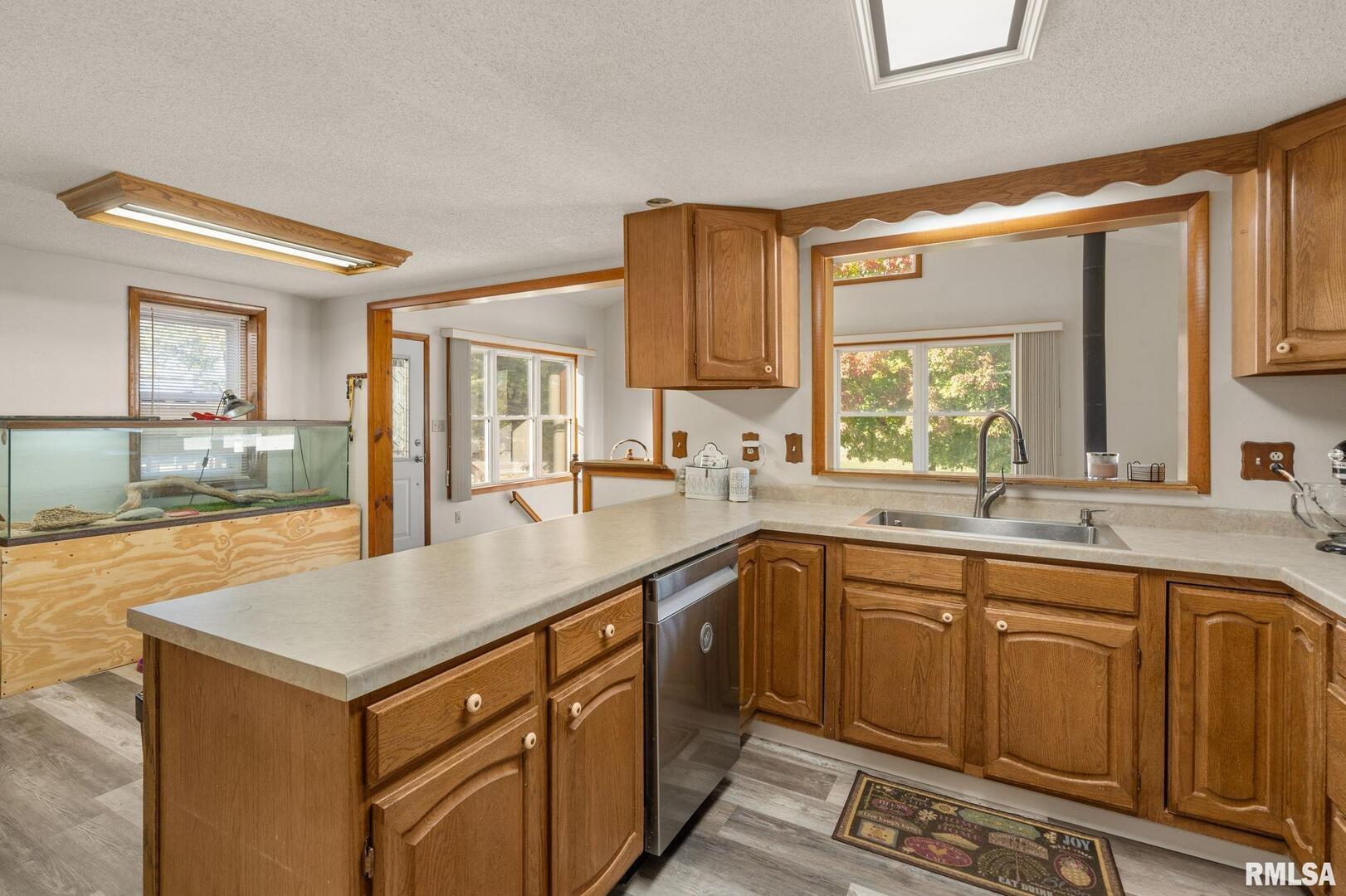 1324 13th Avenue North Clinton, IA 52732 - Photo 5 of 52