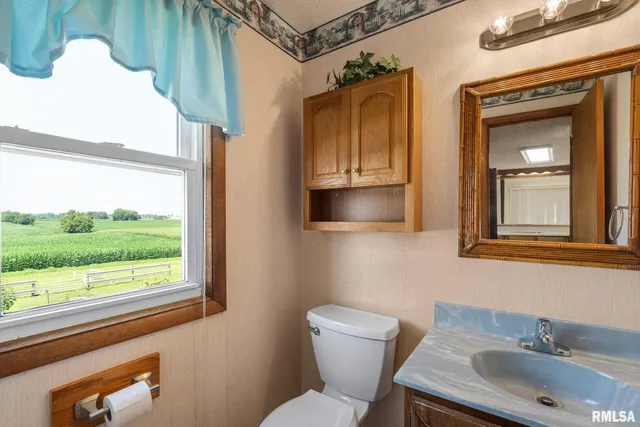 $244,900 | 1324 13th Avenue North, Clinton, IA 52732