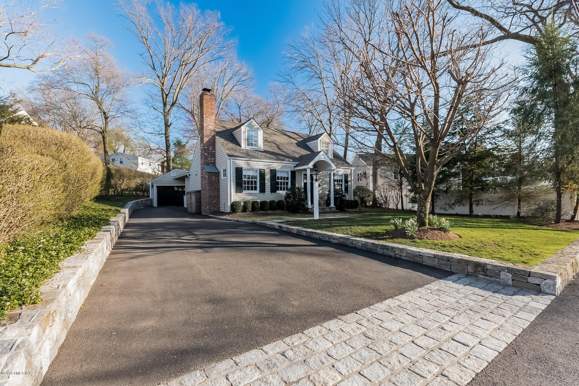 122 Hollow Tree Ridge Road Darien, CT 06820 - Photo 3 of 49 a view of outdoor space yard and swimming pool