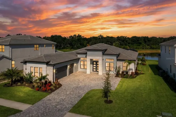 $1,550,000 | 2428 Waterfront Circle, Sarasota, FL 34240