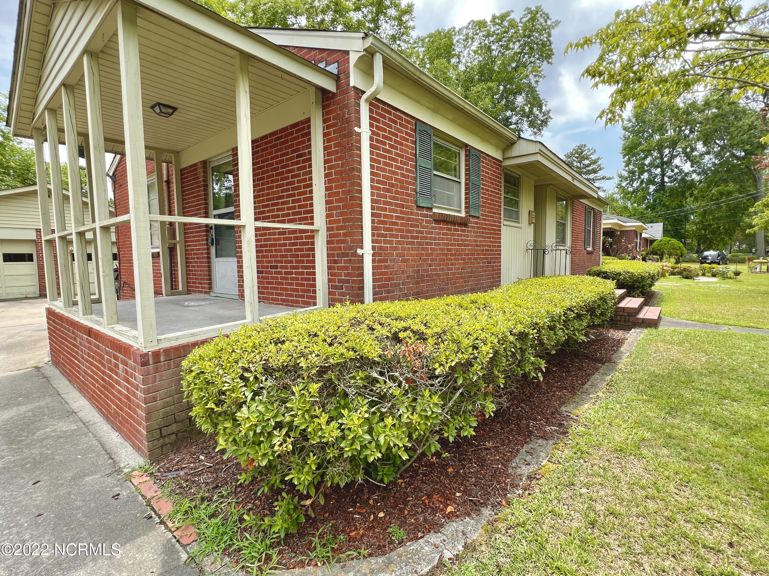 616 Meriwether Lane Kinston, NC 28501 - Photo 9 of 37 82B89E0E-36CF-4170-9435-E83E36195926