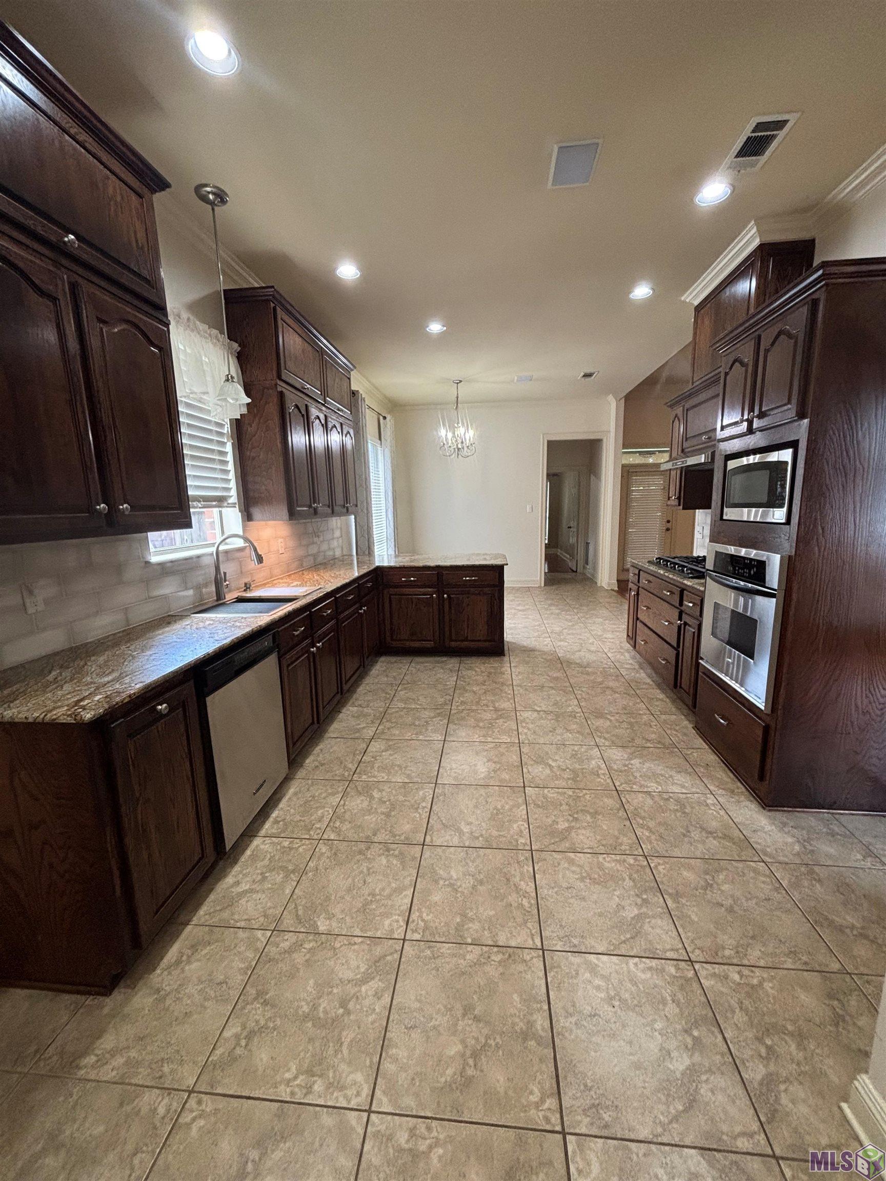 8946 Foxgate Drive St. George, LA 70809 - Photo 13 of 30