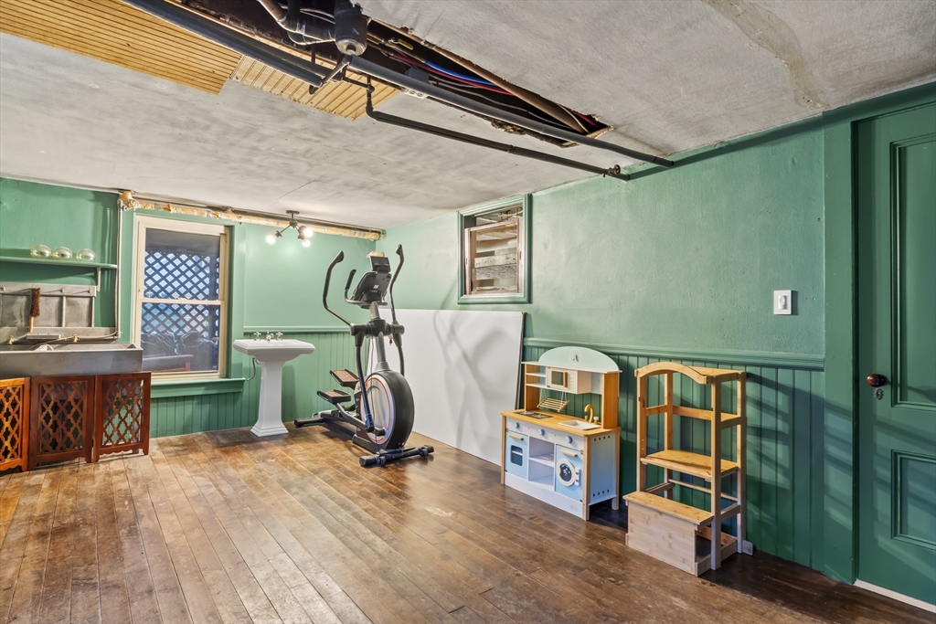 216 Walnut Street Clinton, MA 01510 - Photo 32 of 40