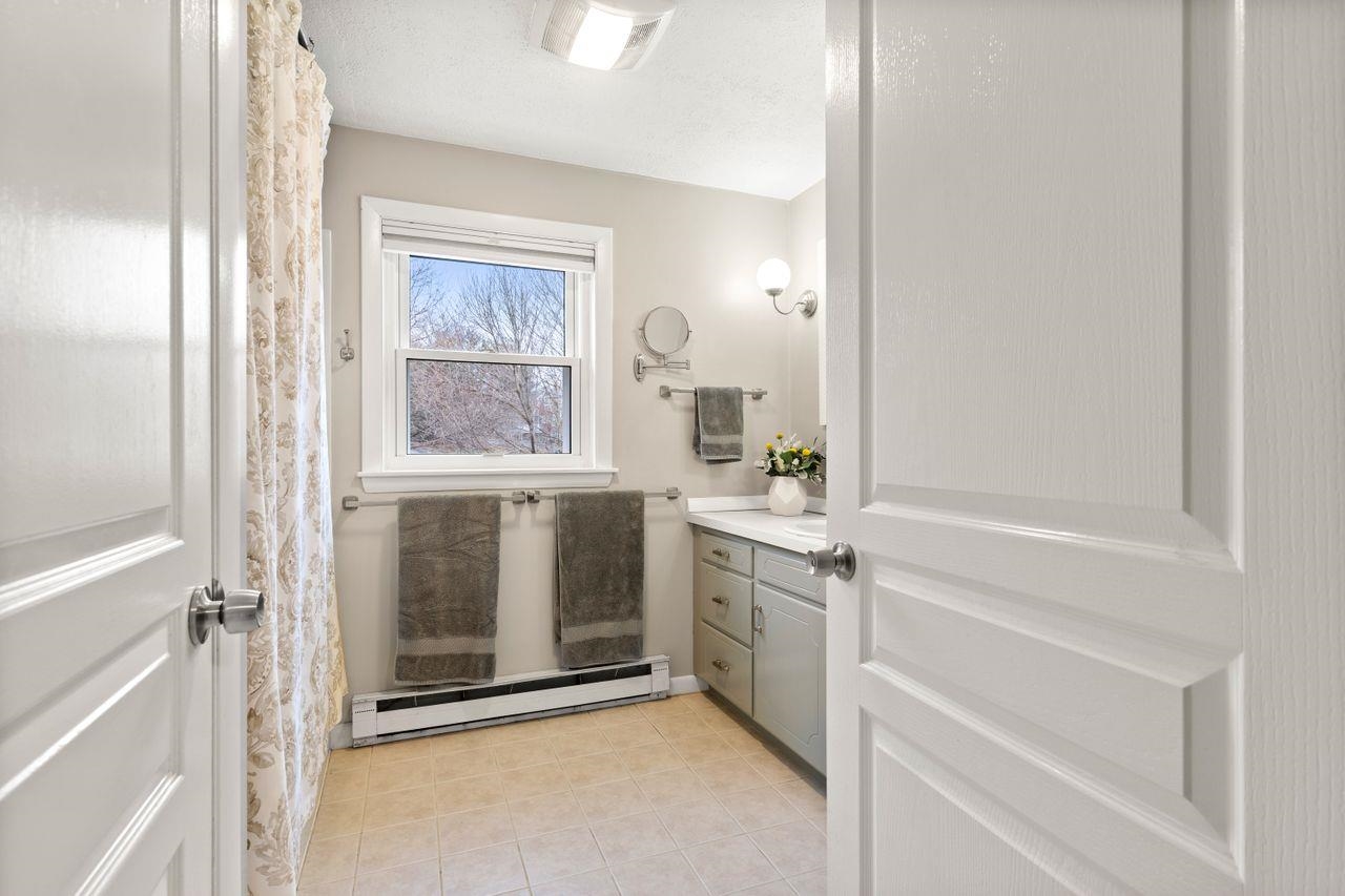 16 Applevale Drive Dover, NH 03820 - Photo 27 of 36