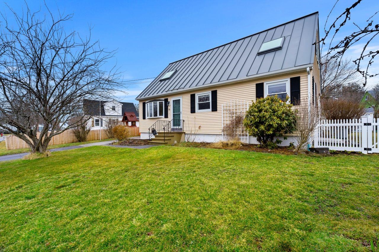 16 Applevale Drive Dover, NH 03820 - Photo 3 of 36