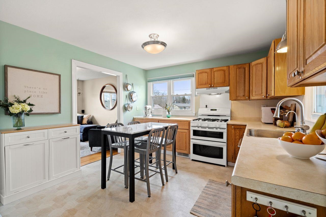 16 Applevale Drive Dover, NH 03820 - Photo 7 of 36