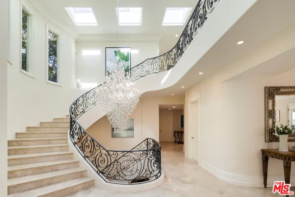 $39,900 | 1350 Benedict Canyon Drive, Beverly Hills, CA 90210