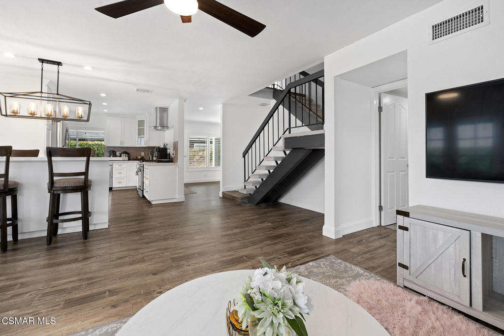 3910 Downey Court Simi Valley, CA 93063 - Photo 7 of 20