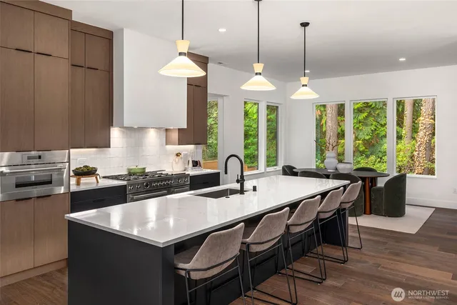 $4,395,000 | 10620 Northeast 28th Place, Bellevue, WA 98004