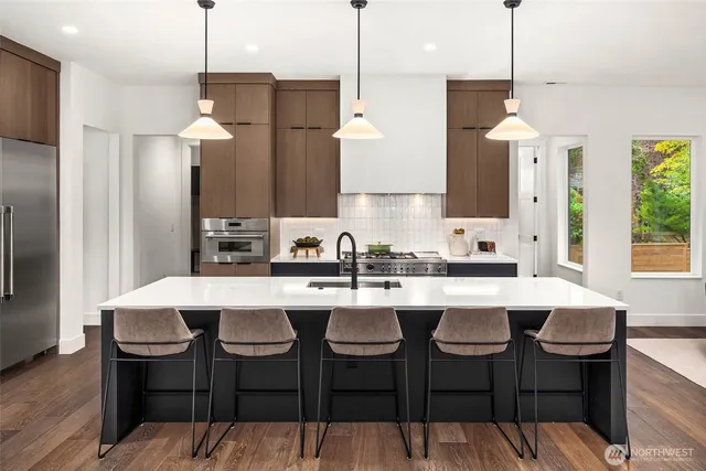 $4,395,000 | 10620 Northeast 28th Place, Bellevue, WA 98004