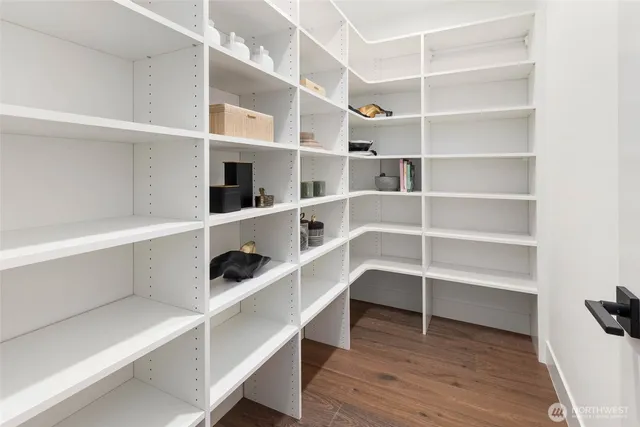 $4,395,000 | 10620 Northeast 28th Place, Bellevue, WA 98004