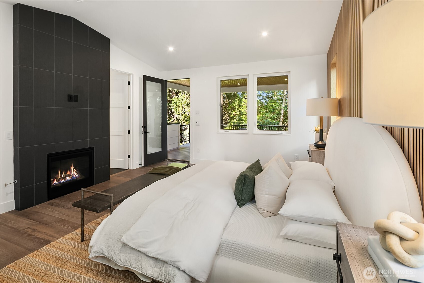 10620 Northeast 28th Place Bellevue, WA 98004 - Photo 28 of 40