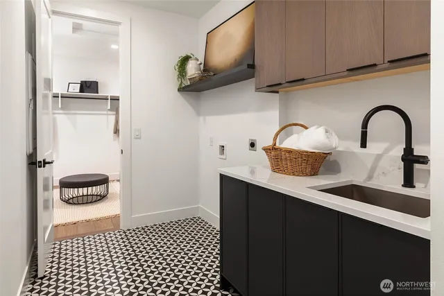 $4,395,000 | 10620 Northeast 28th Place, Bellevue, WA 98004