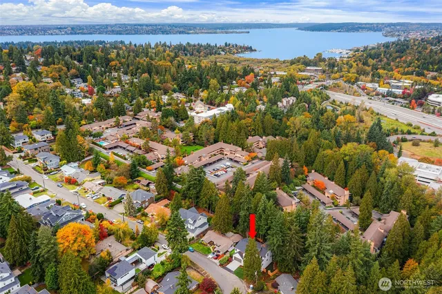 $4,395,000 | 10620 Northeast 28th Place, Bellevue, WA 98004