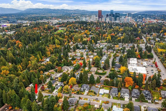 $4,395,000 | 10620 Northeast 28th Place, Bellevue, WA 98004