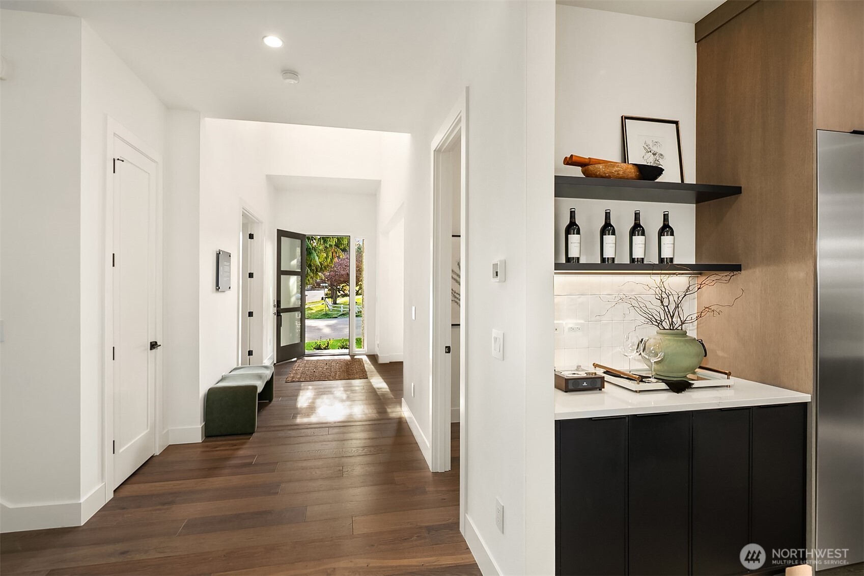 10620 Northeast 28th Place Bellevue, WA 98004 - Photo 4 of 40