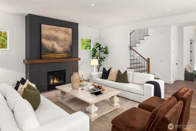 $4,395,000 | 10620 Northeast 28th Place, Bellevue, WA 98004