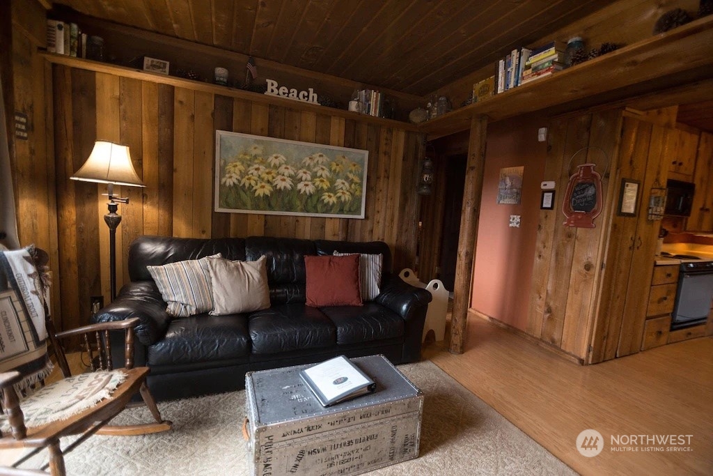 4825 Lerch Road Snohomish, WA 98290 - Photo 10 of 32 a living room with furniture and a lamp