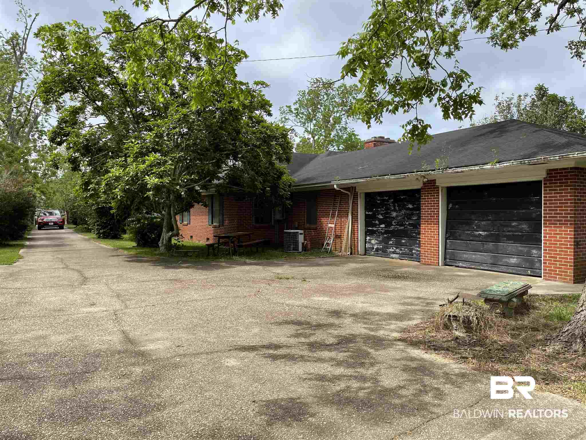 706 West Laurel Avenue Foley, AL 36535 - Photo 4 of 33