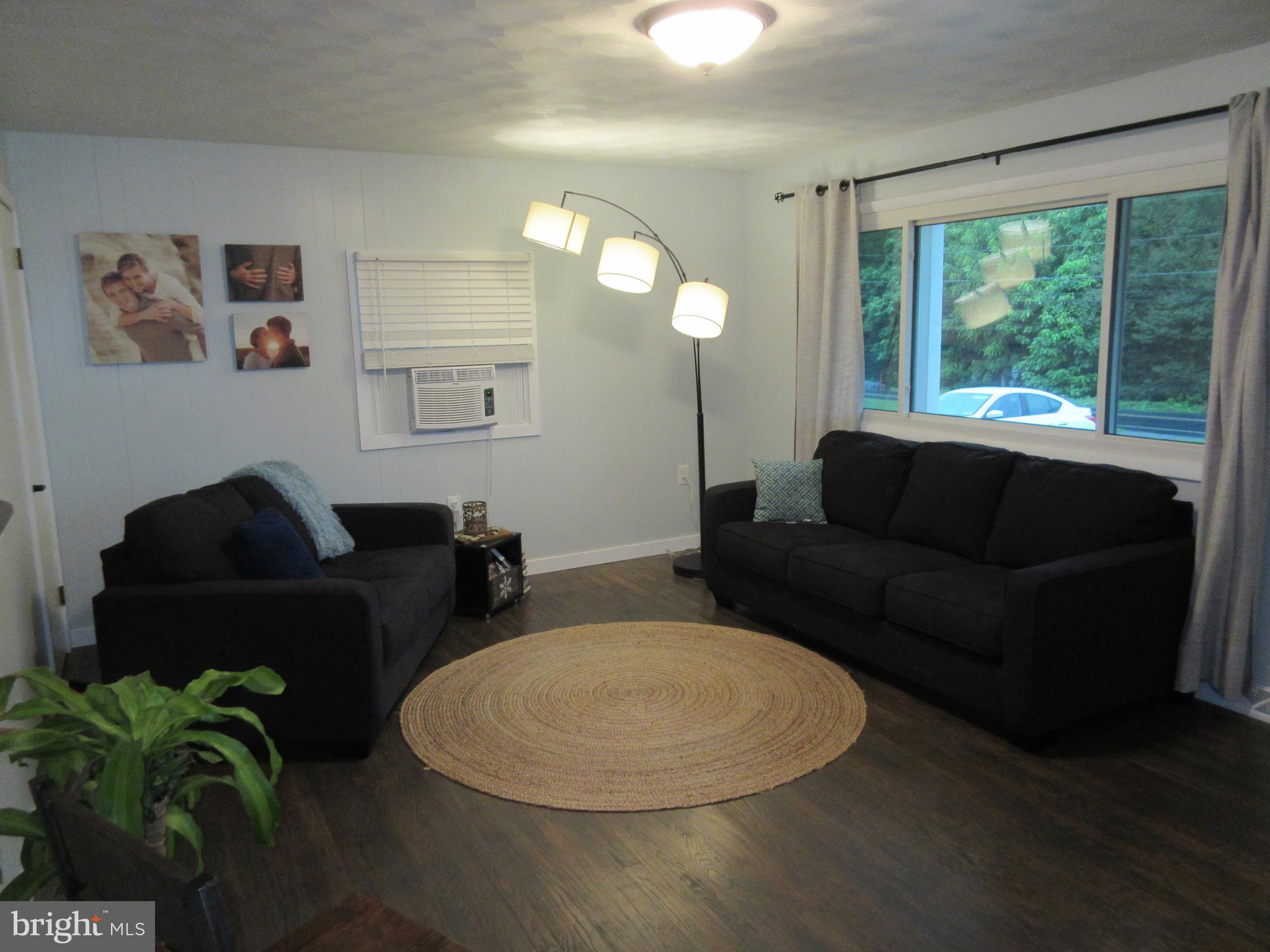 827 Kimmerlings Road Lebanon, PA 17046 - Photo 2 of 23 Living Room