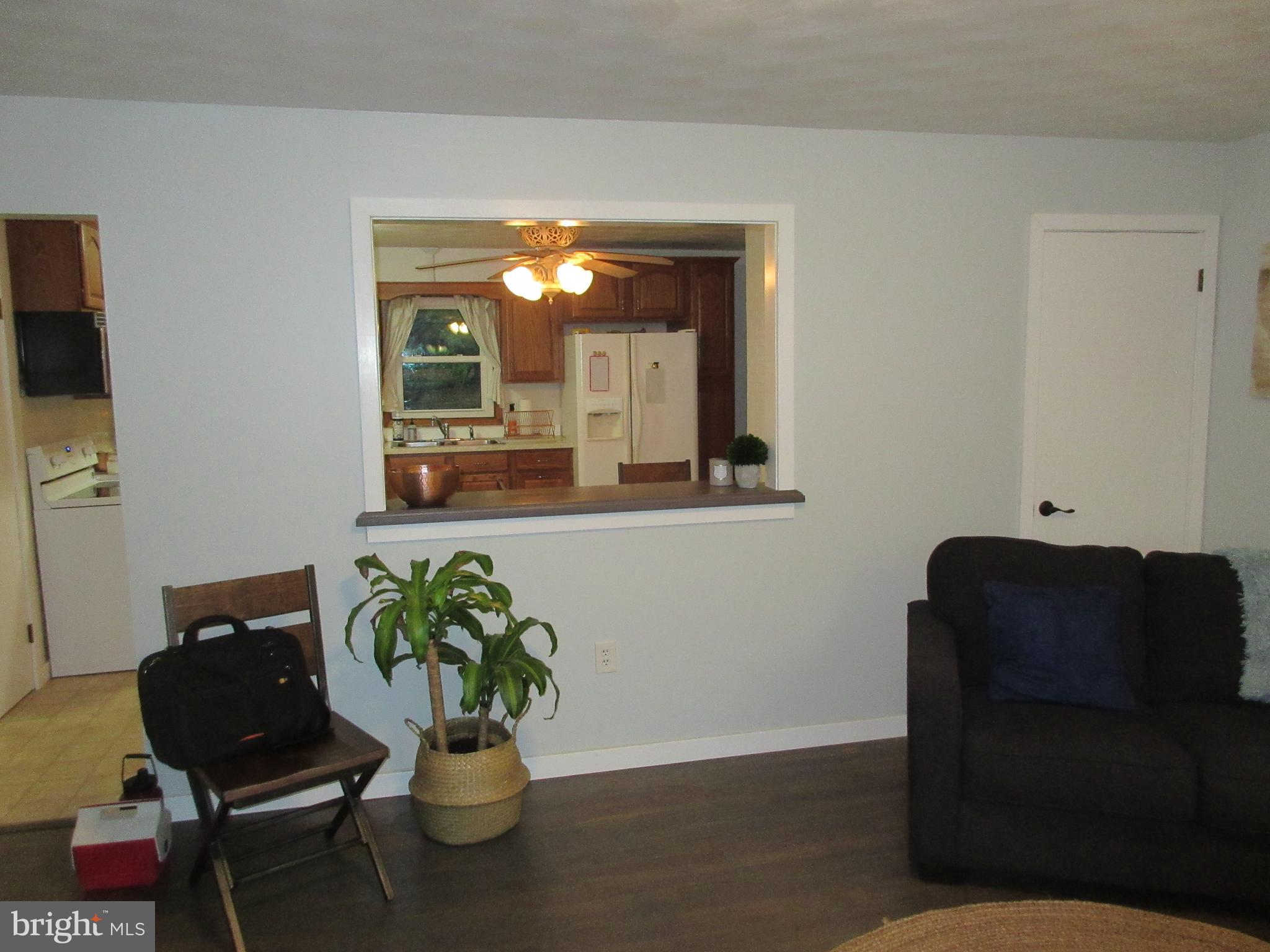 827 Kimmerlings Road Lebanon, PA 17046 - Photo 3 of 23 Living Room