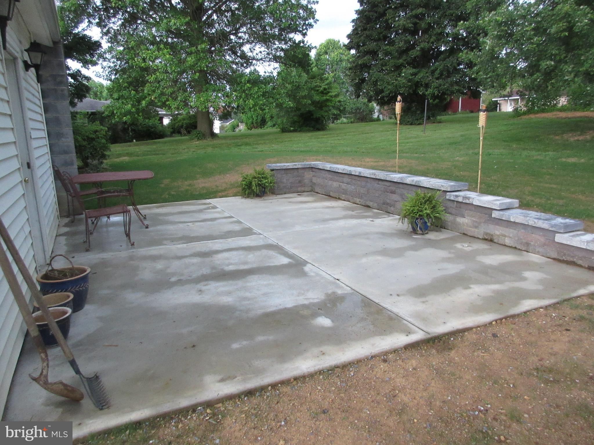 827 Kimmerlings Road Lebanon, PA 17046 - Photo 21 of 23 Patio