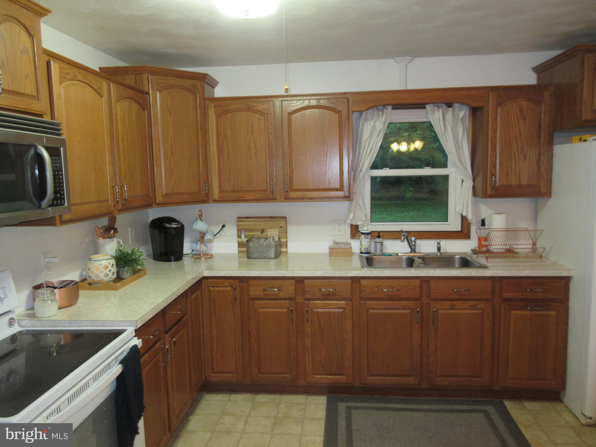 827 Kimmerlings Road Lebanon, PA 17046 - Photo 6 of 23 Kitchen