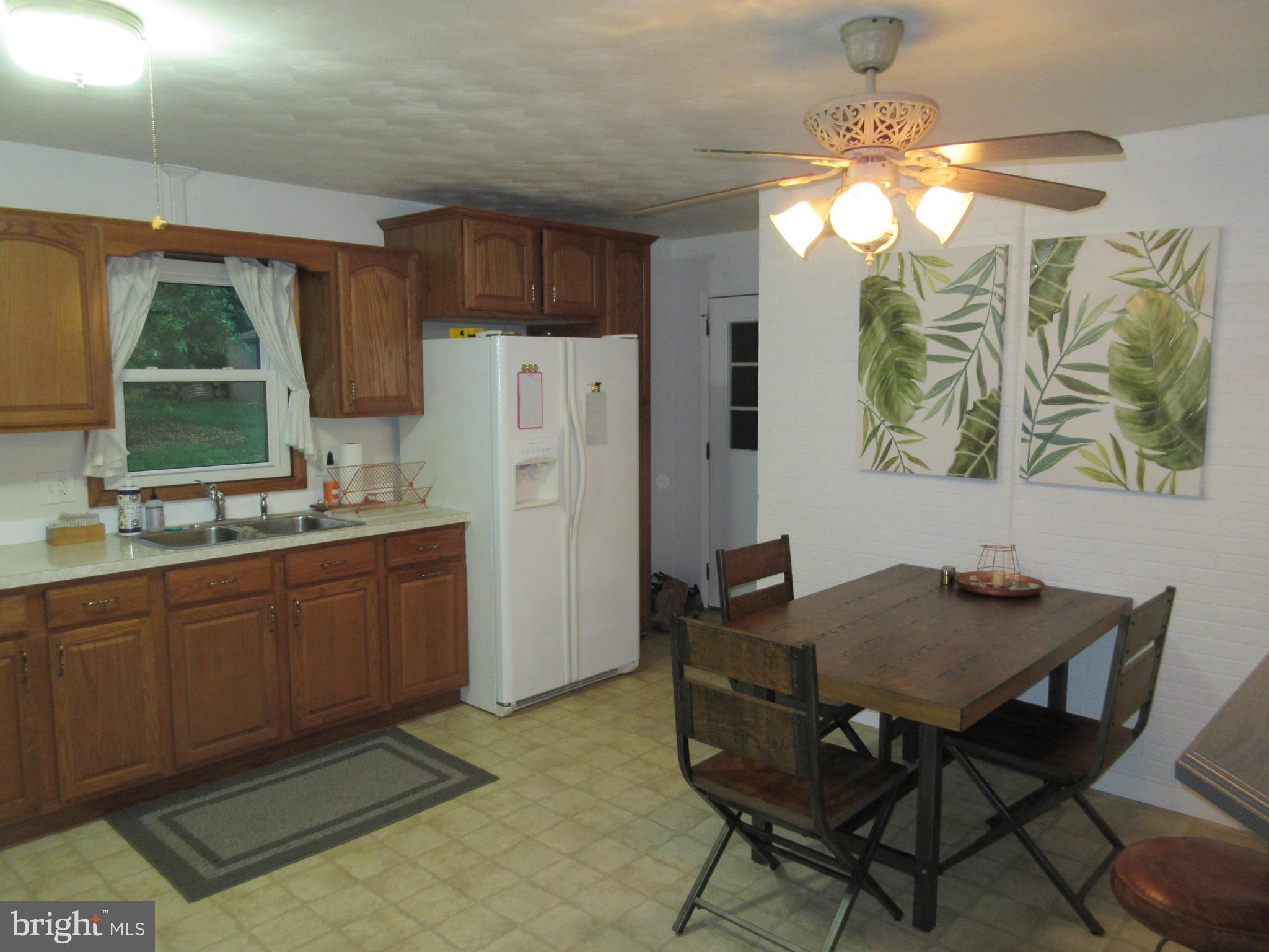 827 Kimmerlings Road Lebanon, PA 17046 - Photo 7 of 23 Kitchen