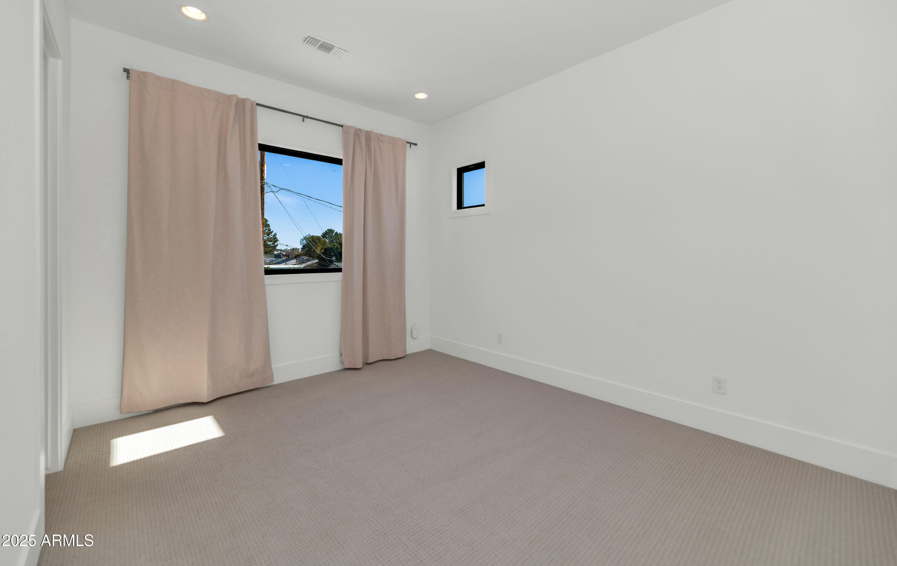 4511 North 38th Place Phoenix, AZ 85018 - Photo 24 of 32 4511 N 38th Pl-print-028-009-TOD2236-420