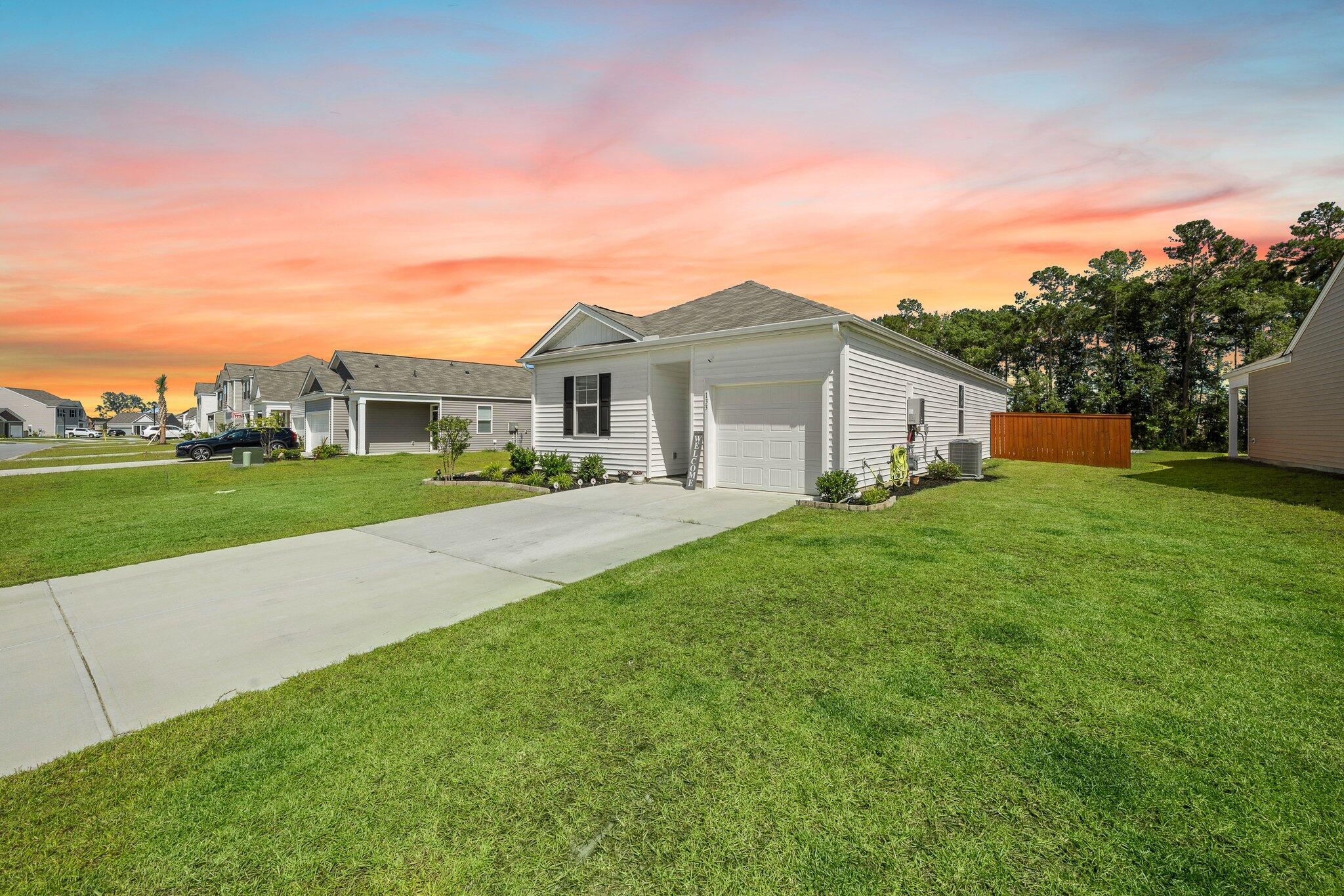 133 Ivory Shadow Road Summerville, SC 29486 - Photo 3 of 30 3-web-or-mls-BARCLAY MEDIA CO v2-3 - Cop