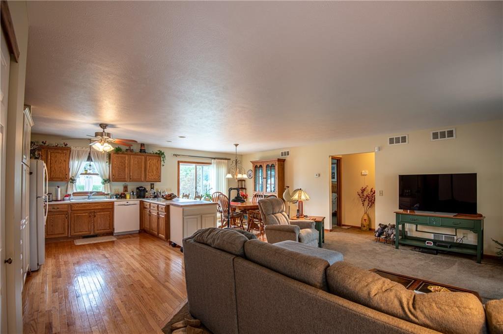1025 South Keel Ridge Road Hermitage, PA 16148 - Photo 3 of 25