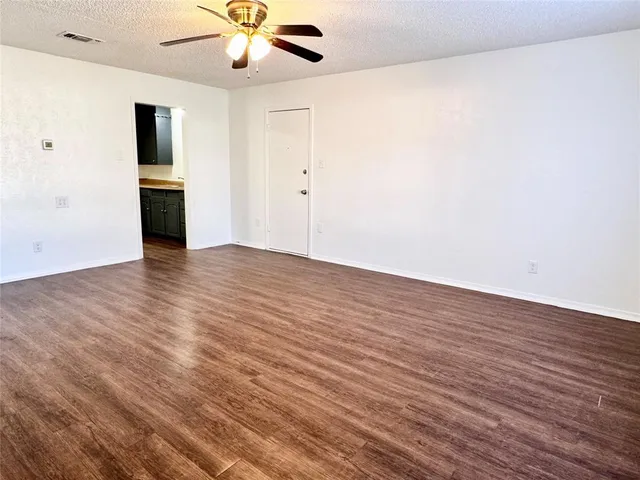 $1,995 | 141 Northwest Jayellen Avenue, Burleson, TX 76028