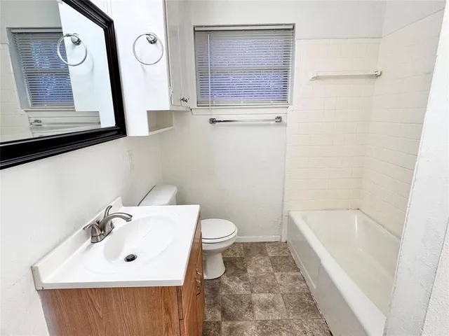 $1,995 | 141 Northwest Jayellen Avenue, Burleson, TX 76028