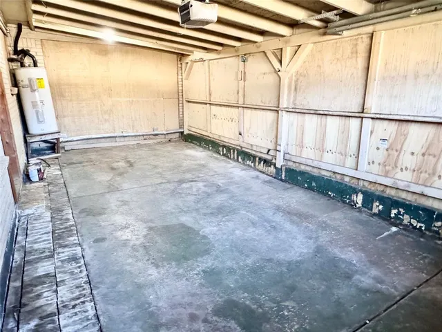 $1,995 | 141 Northwest Jayellen Avenue, Burleson, TX 76028