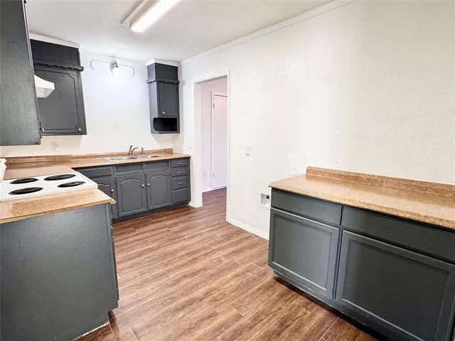 $1,995 | 141 Northwest Jayellen Avenue, Burleson, TX 76028