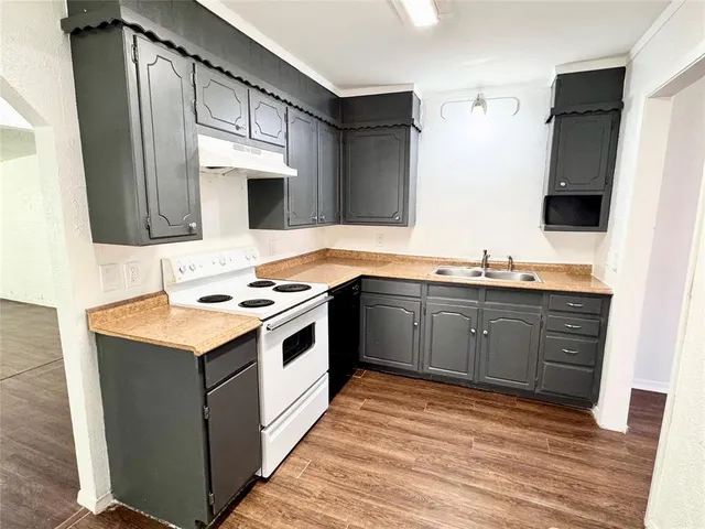 $1,995 | 141 Northwest Jayellen Avenue, Burleson, TX 76028