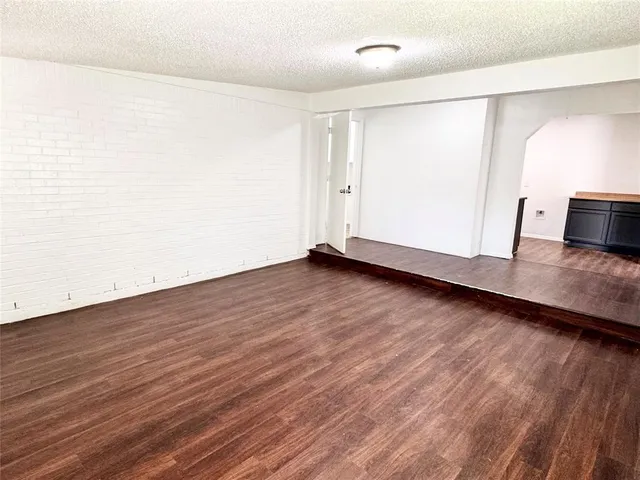 $1,995 | 141 Northwest Jayellen Avenue, Burleson, TX 76028